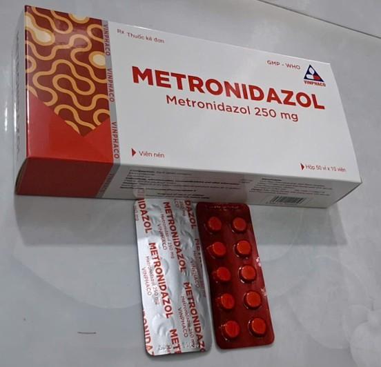 2391. (KSĐB) Metronidazol - (Metronidazol 250mg) - [Thùng 20 Hộp; Hộp 50 Vỉ; Vỉ 10 Viên] Vinphaco - Việt Nam